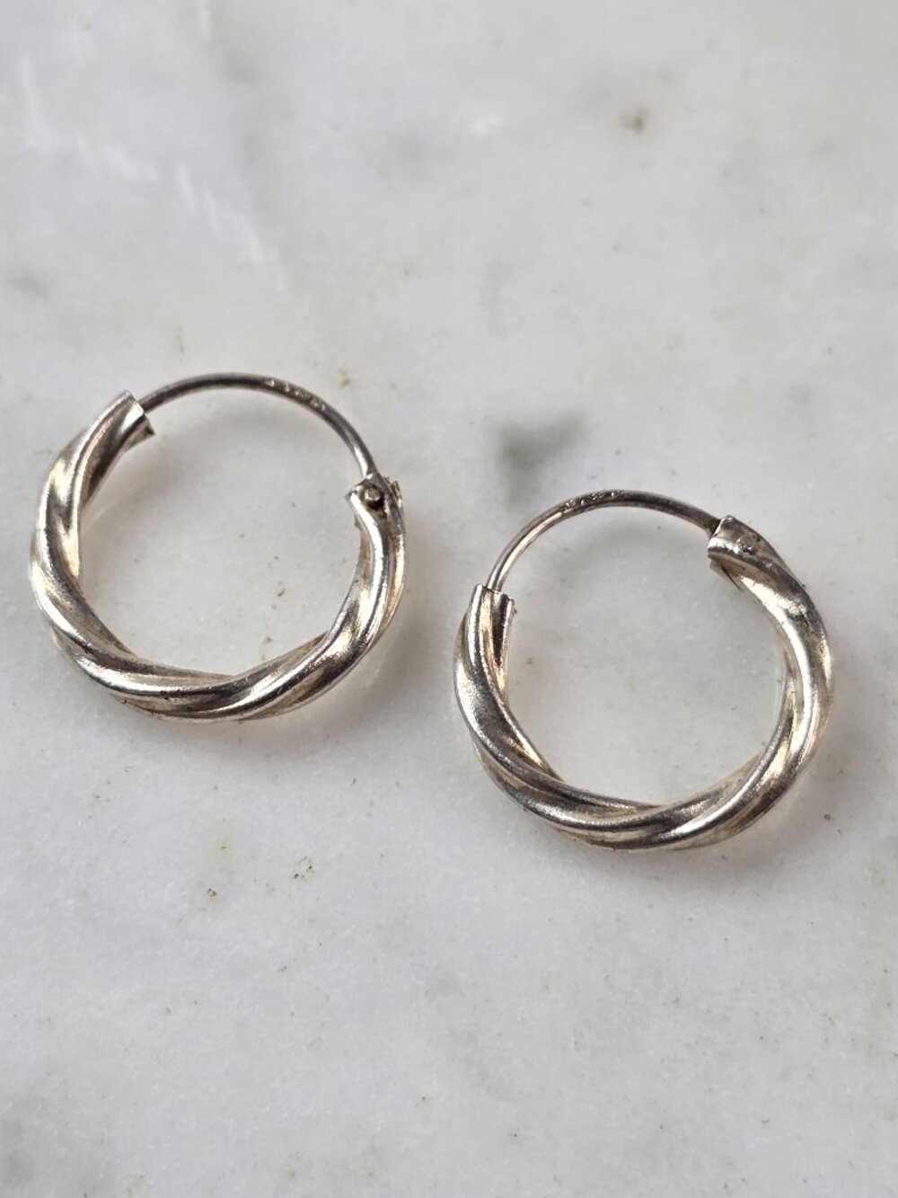 Womens Vintage Estate Sterling Silver Hoop Earrings 0.8g E6689